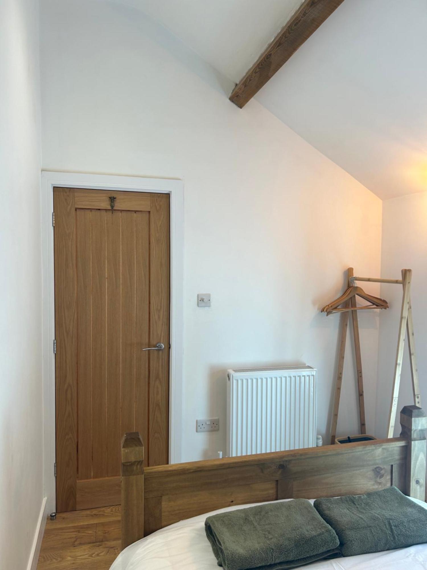 Cosy Modern Miners Cottage Llanllechid Exterior foto