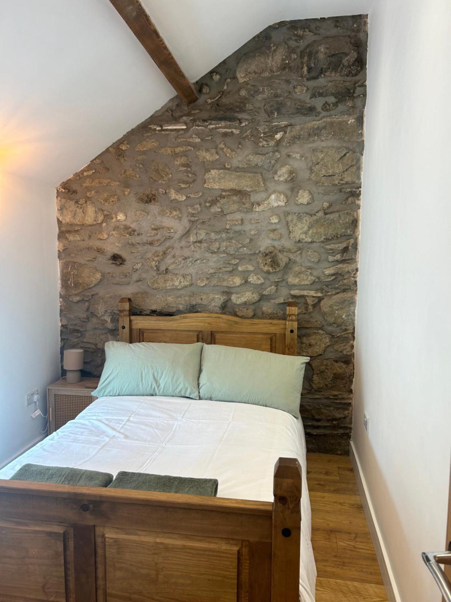 Cosy Modern Miners Cottage Llanllechid Exterior foto
